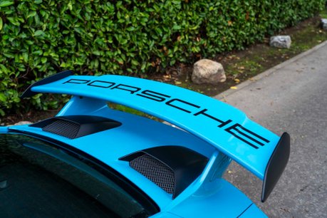 Porsche 911 GT3 WARRANTY. CLUBSPORT PACKAGE. MANUAL. PCCBS. CARBON INTERIOR. FRONT LIFT. 8