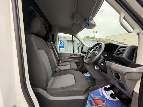 Volkswagen Crafter 2.0 Crafter CR35 Startline TDI 10