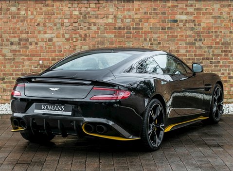 Aston Martin Vanquish S 7