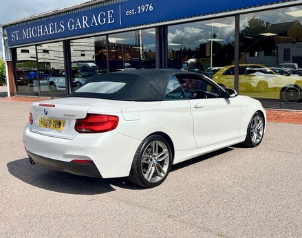 BMW 2 Series 2.0 220i M Sport Auto 2dr 9