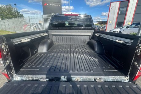Nissan Navara 2.3 dCi Tekna Pickup Double Cab 4dr Diesel Auto 4WD Euro 6 (190 ps) 47