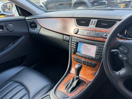 Mercedes-Benz CLS CLS320 CDI 23