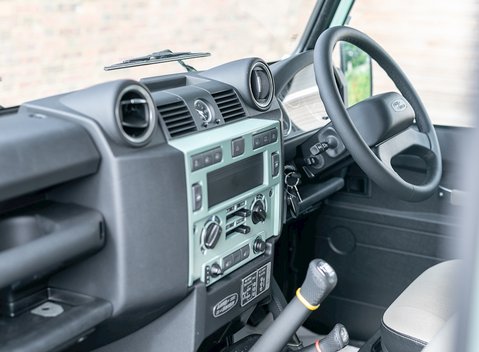 Land Rover Defender 90 Heritage Hard Top 14