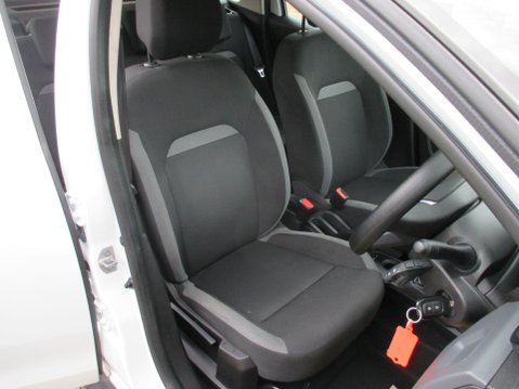 Dacia Duster 1.6 SCe Essential Euro 6 (s/s) 5dr 24