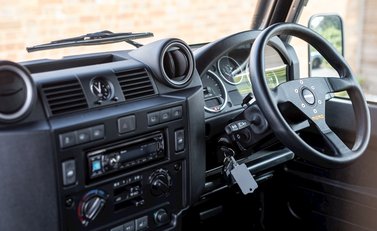 Land Rover Defender 90 XS Bowler 15