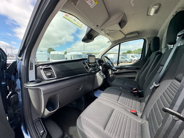 Ford Transit Custom AUTO SWB [SOLD KH] L1H1 Low Roof Limited 280 Air Con Alloys Cruise Sensors 12