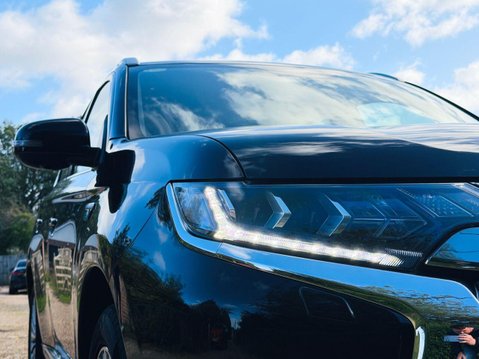 Mitsubishi Outlander 2.4h TwinMotor 13.8kWh 4h SUV 5dr Petrol Plug-in Hybrid CVT 4WD Euro 6 (s/s 15