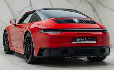 Porsche 911 Targa 4 GTS (992) 13