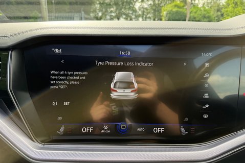 Volkswagen Touareg V6 BLACK EDITION TSI - DEMO +1 OWNER - FULL VW SERVICE HISTORY 62