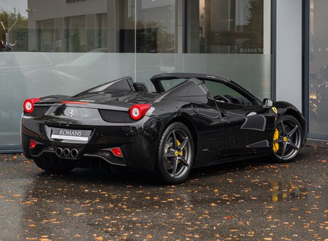 Ferrari 458 SPIDER 4