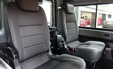 Land Rover Defender 90 XS T40 10