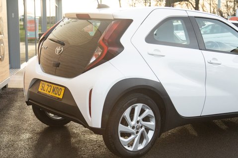 Toyota Aygo X VVT-I PURE 8