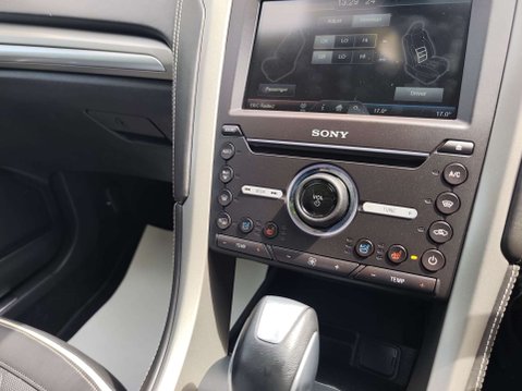 Ford Mondeo 2.0 Mondeo Vignale TDCi Auto 4dr 17