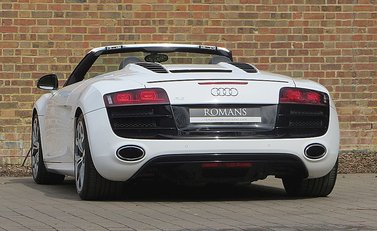 Audi R8 V10 Spyder 6