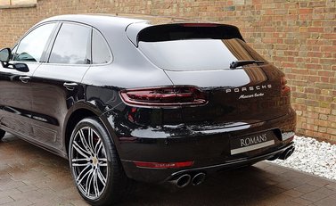 Porsche Macan Turbo Performance Package 9