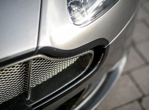 Aston Martin V12 Vantage S 28