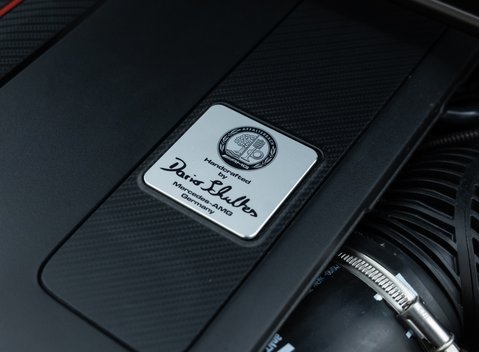 Mercedes-Benz C63 S AMG E Performance Estate Night Edition 42