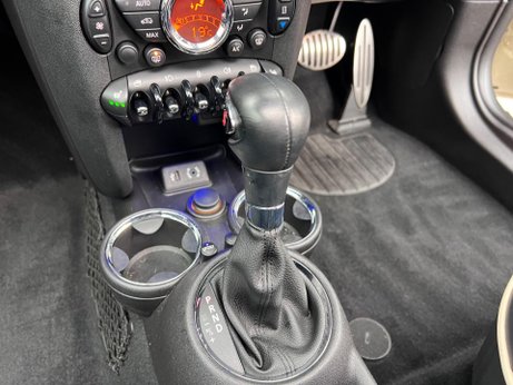 Mini Hatch 1.6 Cooper S Auto Euro 5 3dr 19