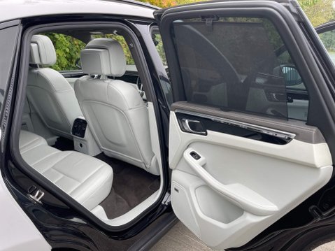 Porsche Macan 3.0 TD V6 S PDK 4WD Euro 6 (s/s) 5dr 16