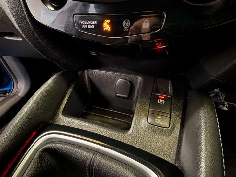 Nissan Qashqai 1.3 Qashqai N-Connecta DiG-T 5dr 23