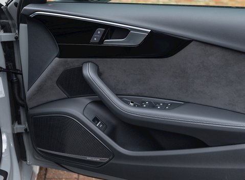 Audi S4 Avant Black Edition 23