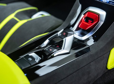 Lamborghini Huracan Tecnica 25