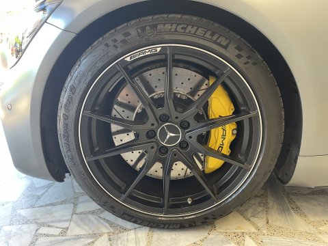 Mercedes-Benz AMG GT R 12