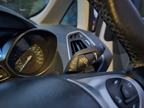Ford C-Max 1.0T EcoBoost Titanium Euro 5 (s/s) 5dr 32