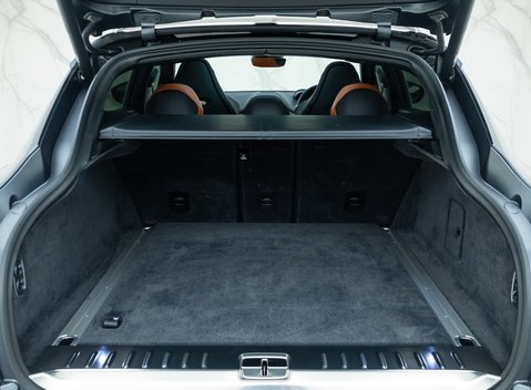 Aston Martin DBX 707 45