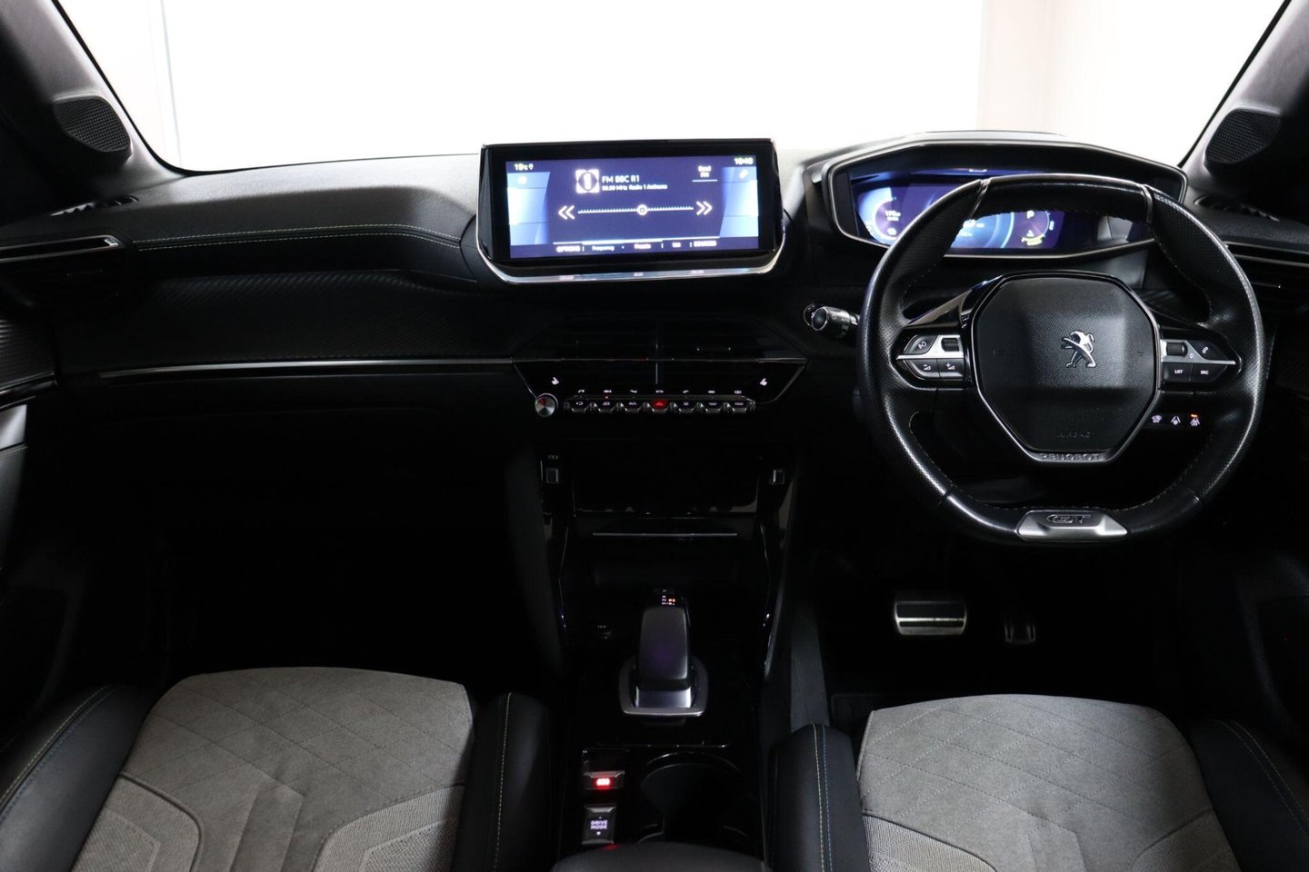 2021 Peugeot e-208 — image 38
