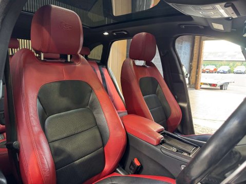 Jaguar F-Pace 3.0 F-PACE V6 S AWD D Auto 4WD 5dr 44