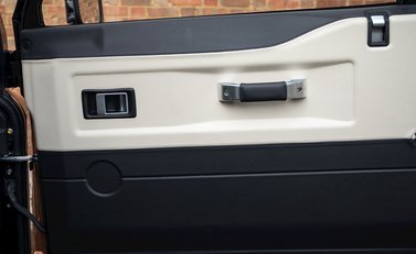 Land Rover Defender 90 Autobiography Edition 21