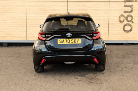 Toyota Yaris EXCEL FHEV 6