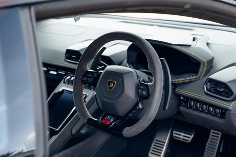 Lamborghini Huracan 36