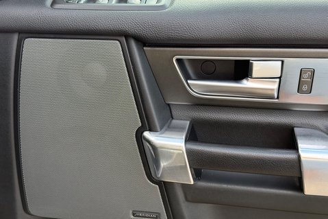 Land Rover Discovery SDV6 SE TECH - ULEZ COMPLIANT -FULL LR SERVICE HISTORY - 9 SERVICES -TOWBAR 33