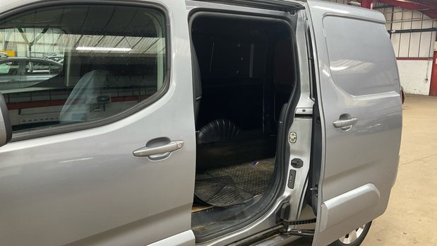 Vauxhall Combo LWB L2H1 Low Roof Limited 2300 Air Con Alloys Sensors EURO 6 NO VAT 8