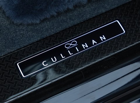 Rolls-Royce Cullinan BLACK BADGE 30