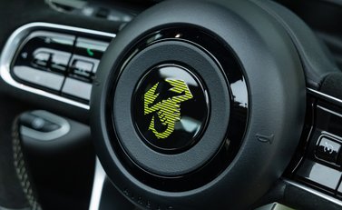 Abarth 500e Scorpionissima Cabrio 13