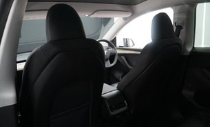 Tesla Model Y RWD One Owner GROK AI Adaptive LEDs Heated Steering Wheel and Seats VAT Q 17