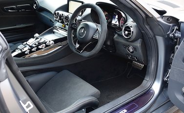 Mercedes-Benz Amg GT GT R 11