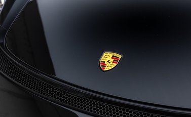 Porsche Cayman GT4 (718) 36
