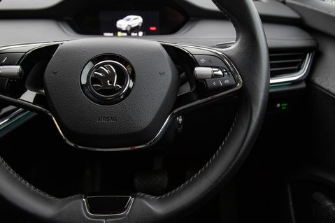 Skoda Enyaq 60 NAV SUITE 21