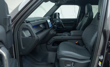 Land Rover Defender 110 OCTA 19