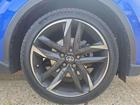 Toyota C-HR 2.0 VVT-h GR SPORT SUV 5dr Petrol Hybrid CVT Euro 6 (s/s) (184 ps) 28