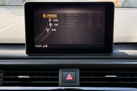 Audi A4 TFSI BLACK EDITION MHEV- APPLE CAR PLAY - REVERSE CAMERA 49