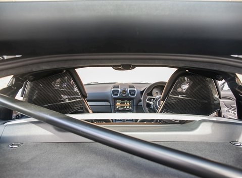 Porsche Cayman GT4 20