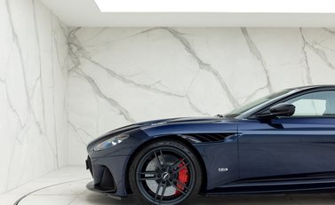 Aston Martin DBS Superleggera 25