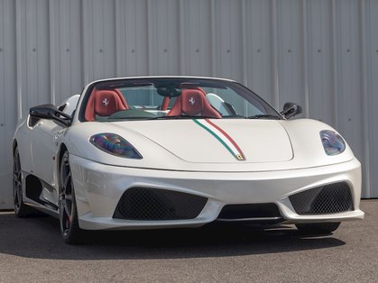Ferrari F430 Spider used as taxi in Mexican PR stunt