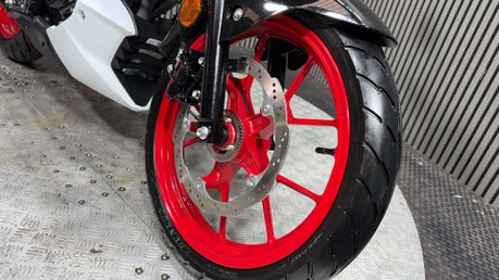 Suzuki GSX-S GSX 125 S 2024 ONLY 1K STUNNING 15BHP LEARNER 125CC SPORT 13