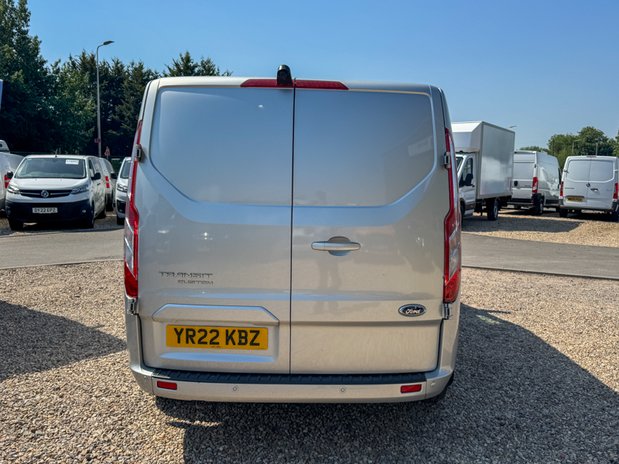 Ford Transit Custom Crew Cab SWB L1H1 Low Roof Limited 300 Air Con Alloys Sensors Cam EURO 6 8